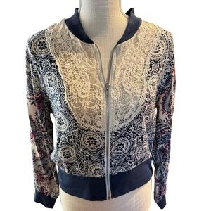 C'isa Blue and White Patterned Zip-up Top